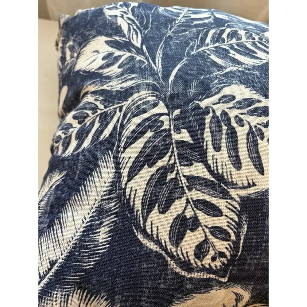 Tommy Bahama Decorative Pillow Blue White Leaf Flower 18